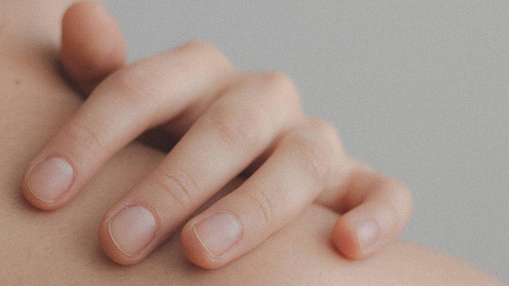 Wie arbeitet eine Sexualbegleiterin in einer Zeit, in der Sexarbeit verboten ist?