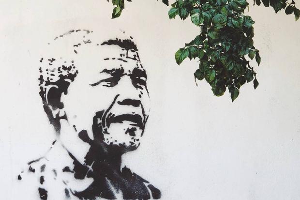 Unter jungen Leuten und in der Popkultur ist Nelson Mandela noch sehr präsent. 